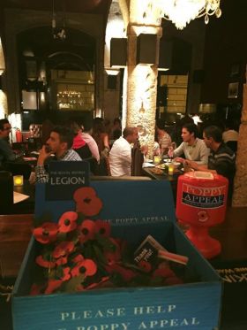 The George Pub  celebrates fallen British solideris with poppies in Lisboa, Portugal – Best Places In The World To Retire – International Living